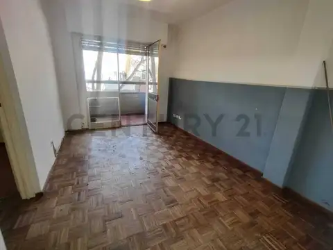 ALQUILER DEPTO | 2 AMBIENTES | BALCÓN | LUMINOSO | TERRAZA C/PARRILLA | LOURDES