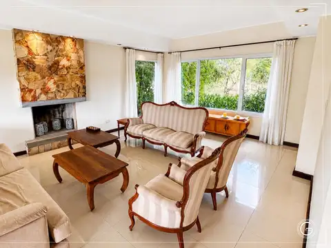 Casa en Venta en La Lucinda II, USD 440.000