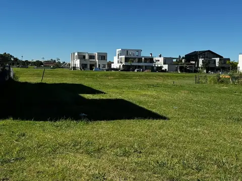 Lote al Río en Venta en El Yacht, Nordelta 100