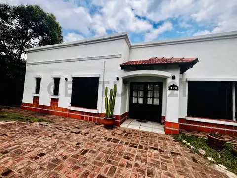 CASA 4 AMBIENTES EN VENTA, UBICADA EN MORENO, COUNTRY CLUB BANCO PROVINCIA.