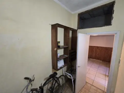 Casa 4 amb. sobre lote de 8,68 x 25,98 mts.