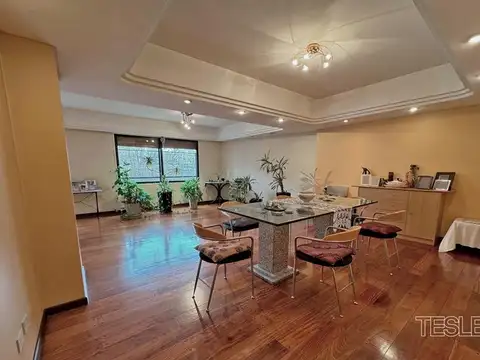 Departamento en Venta de 4 dormitorios