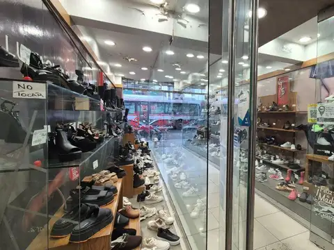 Venta Local en Liniers en zona alto transito