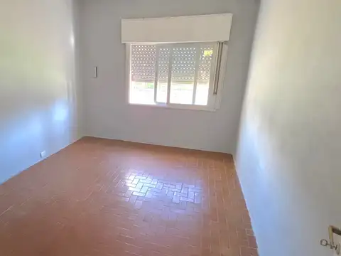 Casa en Alquiler con 1 cochera