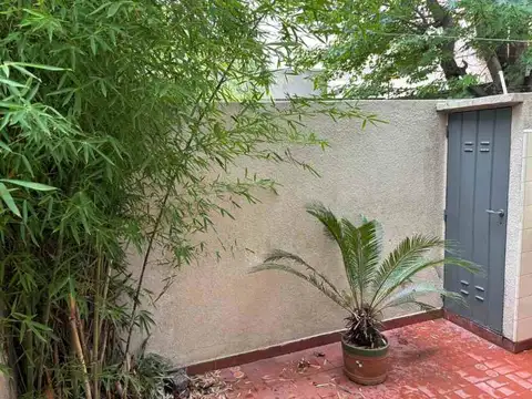 Oportunidad, Departamento de 2 Ambientes con dos patios en Quilmes Centro