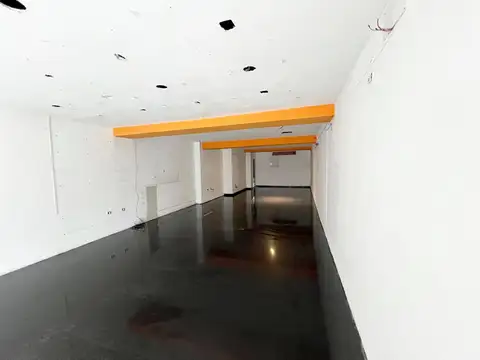 ALQUILER - LOCAL 400M2 C/3 BAÑOS - SAN NICOLAS