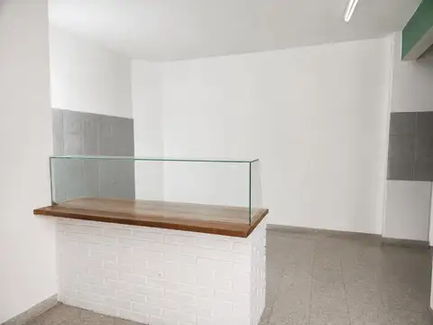 Local en Alquiler en Arroyito, $ 800.000