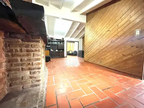 Depto Tipo Casa en Venta con 2 cocheras