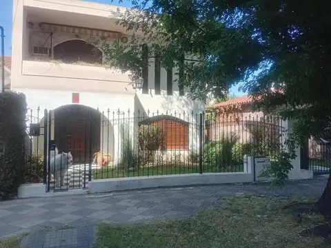 Espectacular Casa Familiar con Pileta, Quincho y patio