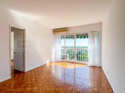 Av Santa Fe  al 700 entre Perú y Belisario Roldan