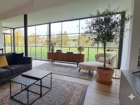 Casa 5 ambientes con 3 baños