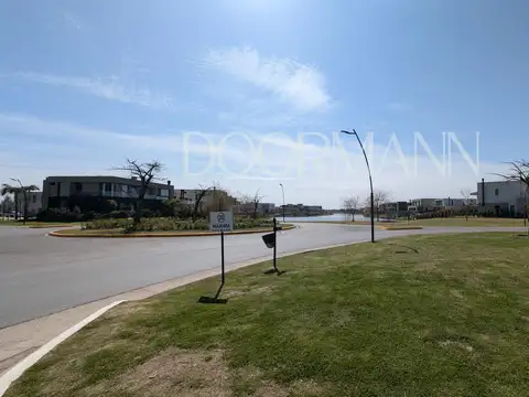 Terreno en Venta de 677,0 m2