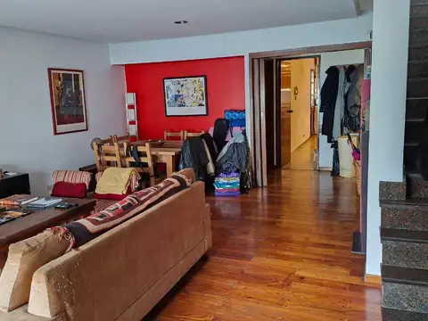 Depto Tipo Casa en Alquiler de 5 ambientes