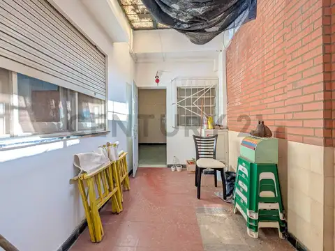 VENTA CASA 2 DORMITORIOS-PATIOS-COCHERA