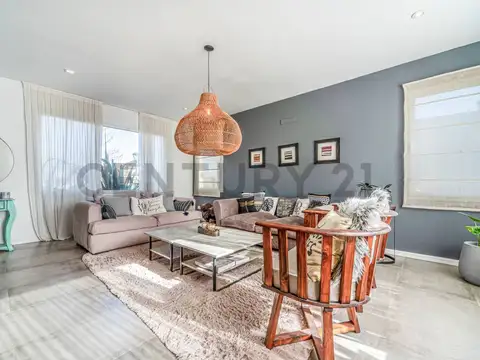 Casa en Alquiler de 3 dormitorios