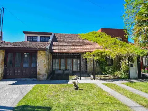 Venta casa 6 ambientes en barrio Constitución