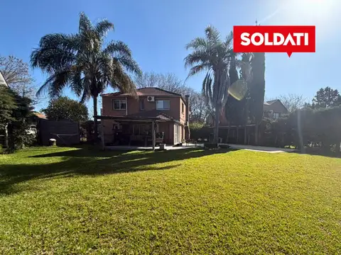 Casa en Venta con 2 cocheras