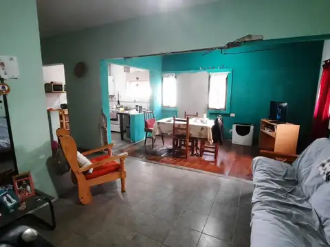 Casa 3 ambientes con 1 baño