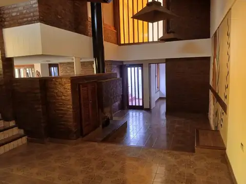 Casa en Alquiler de 4 dormitorios