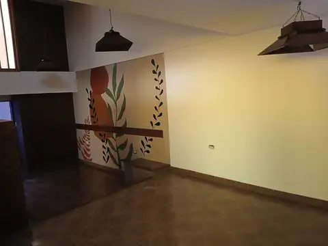 Casa en Alquiler con 1 cochera