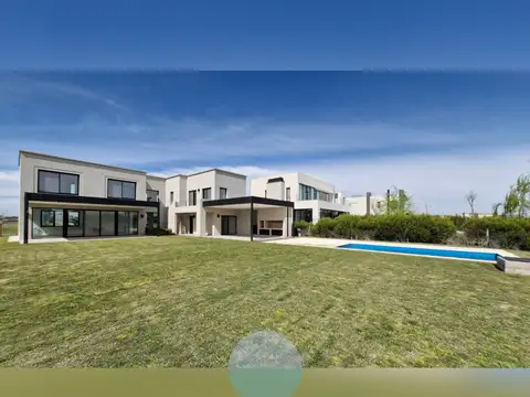 Casa 6 ambientes con 3 baños