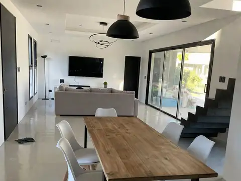 CASA 5 AMBIENTES VENTA HARAS SAN PABLO G. RODRIGUE