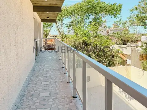 Depto Tipo Casa en Venta con 1 cocheras