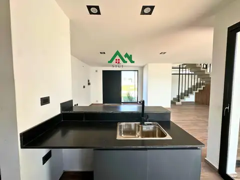 Casa en Venta al Oeste