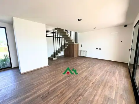 Casa en Chacra del Norte: Dúplex de 3 dormitorios, 2 baños y toilette