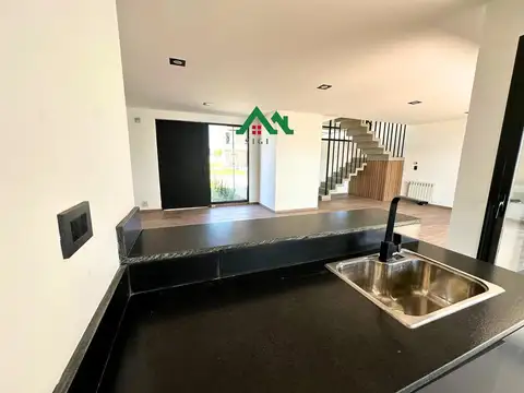 Casa en Venta al Oeste