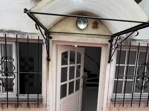 Depto Tipo Casa en Alquiler en Caseros, $ 670.000