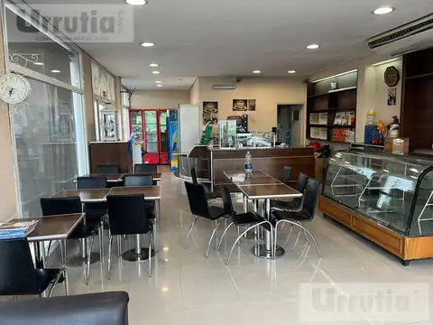 Av Rivadavia esquina Echague