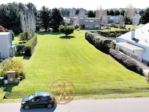 Terreno en Venta 20  mts Fondo