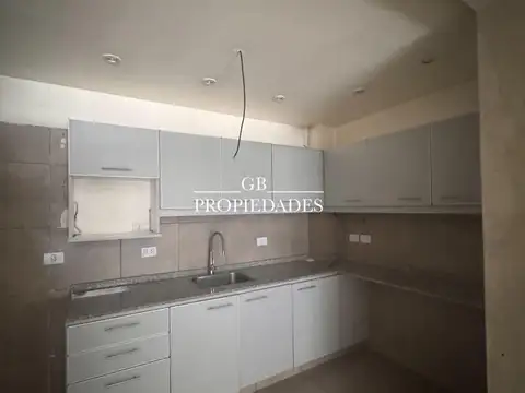 Alquiler de Oficina en 46 Plaza, Pilar