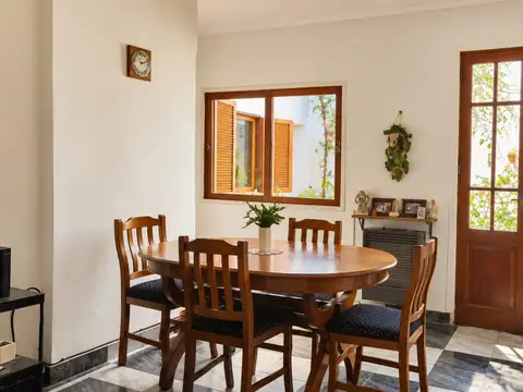 Depto Tipo Casa en Venta en Liniers, USD 140.000