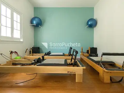 Venta casa 4 ambientes con local al frente en Ramos Mejia