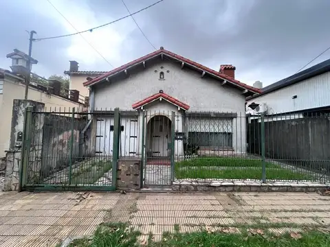 Interesante Chalet 4 amb. Planta Baja - Falta Actualizar