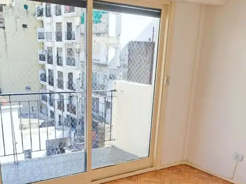 Junin 400, Piso 7