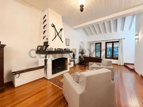 Casa 5 ambientes con 3 baños