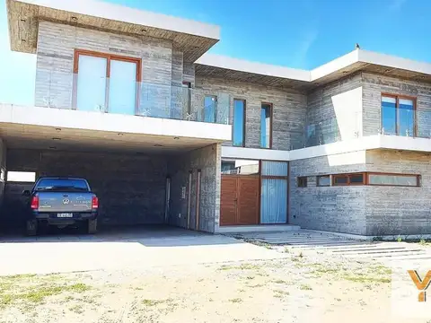 Casa en venta - 7 Dormitorios 7 Baños - Pinamar