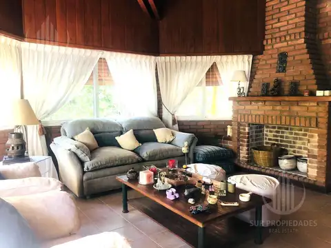 Casa 5 ambientes con 2 baños