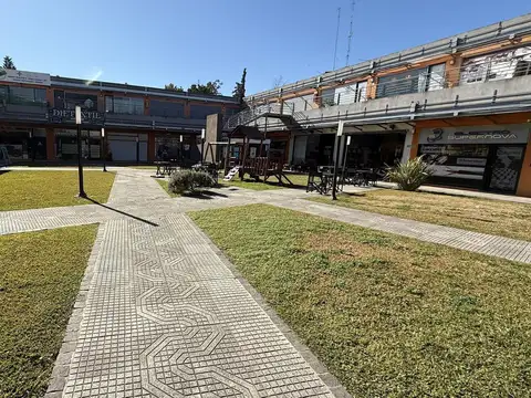 Francisco Alvarez Solares Open Shop - Bajada Gorriti