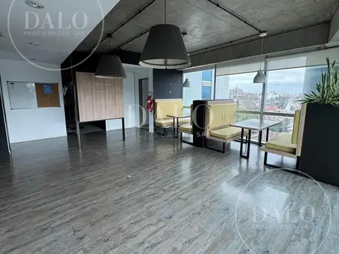 Oficina Monoambiente con 4 baños
