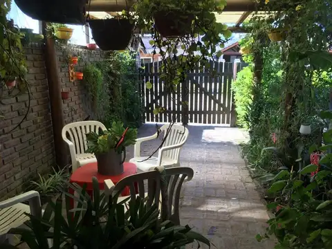 Casa 3 ambientes con 1 baño