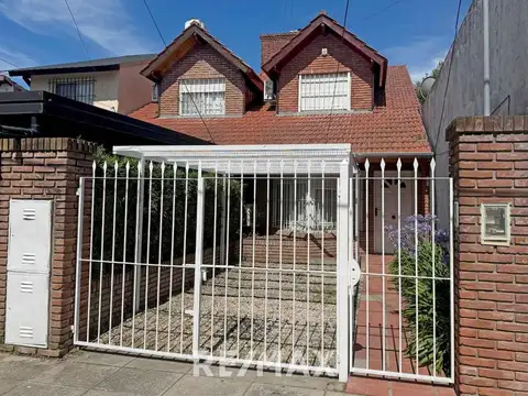 VENTA DUPLEX / 3 AMB. JARDIN COCHERA PILAR CENTRO