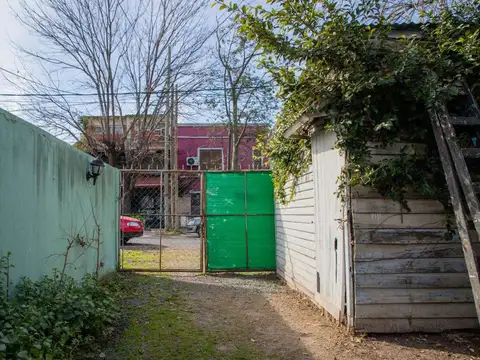 Casa en Venta con 2 cocheras