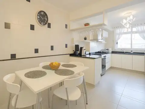 Departamento en venta, 4 ambientes, Recoleta, RECICLADO, Muy buen estado. piso alto