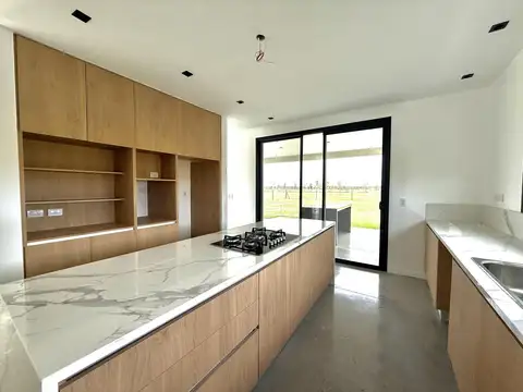 Casa en Venta en Funes, USD 570.000