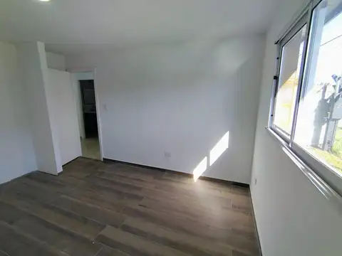 Casa 3 ambientes con 1 baño