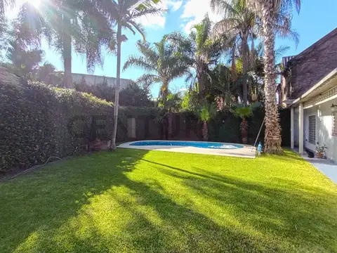 Venta casa Jose C Paz 4 ambientes